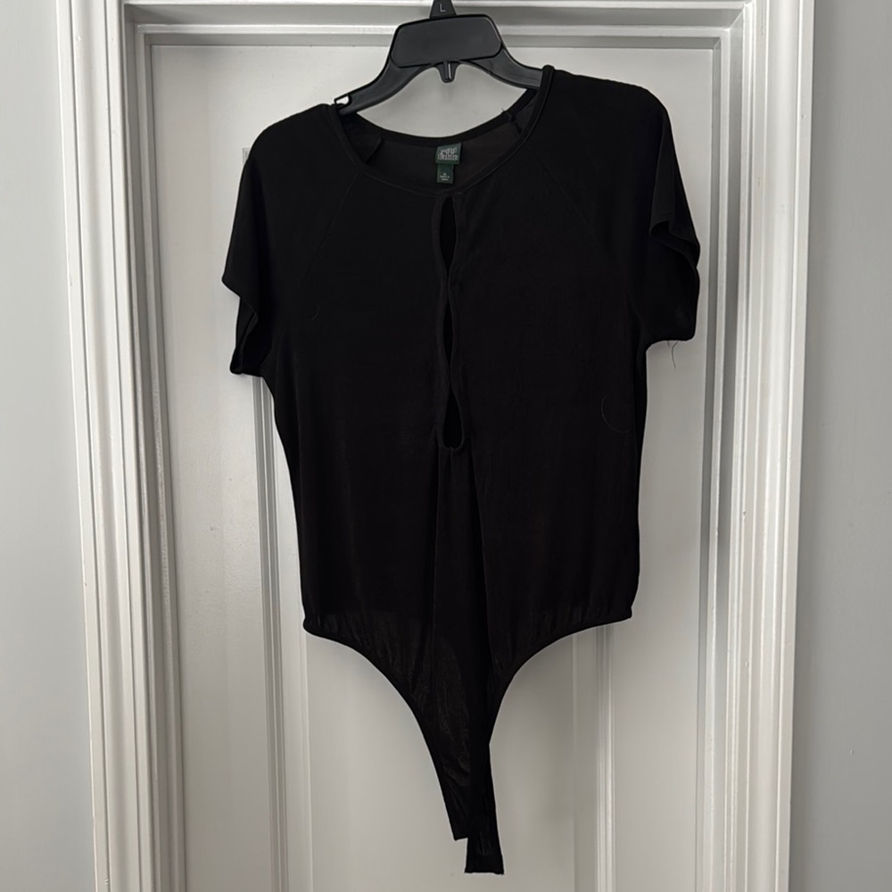 Wild Fable Black Short Sleeve Bodysuit with Open Details (XL)